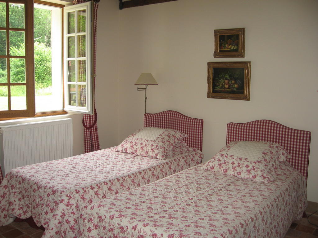 Les Vieux Guays Bed & Breakfast Cerdon  Bilik gambar