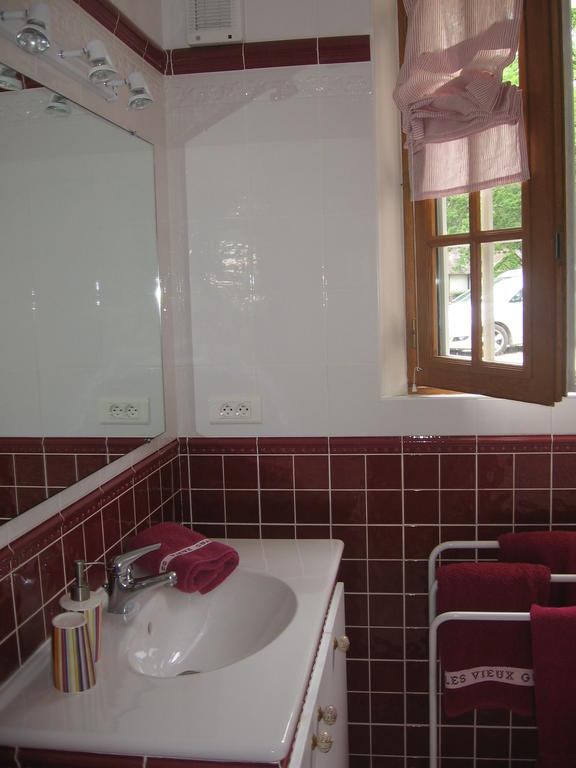 Les Vieux Guays Bed & Breakfast Cerdon  Bilik gambar